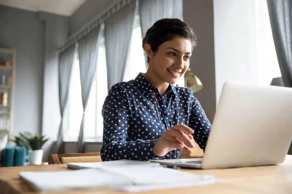 Women using SIP calculator